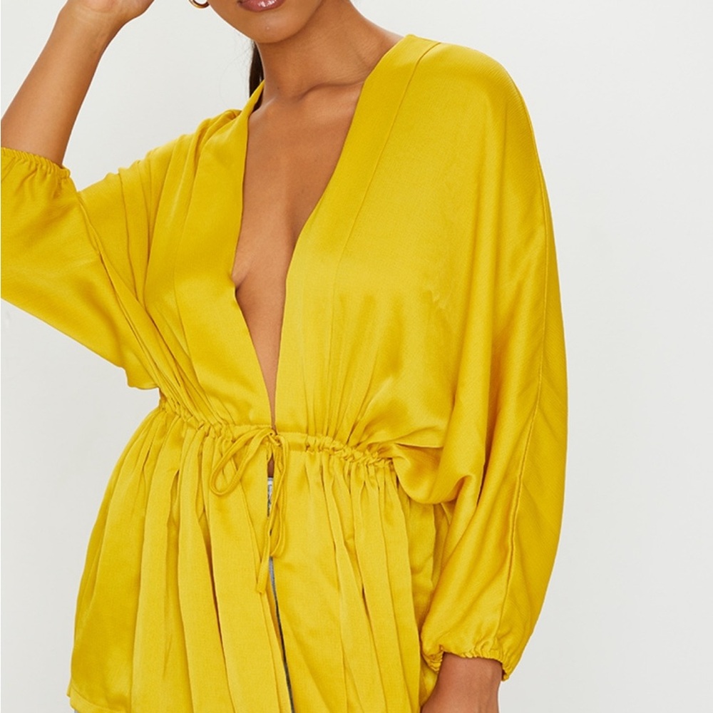 Prettylittlething Flowy Top - Picture 6 of 9